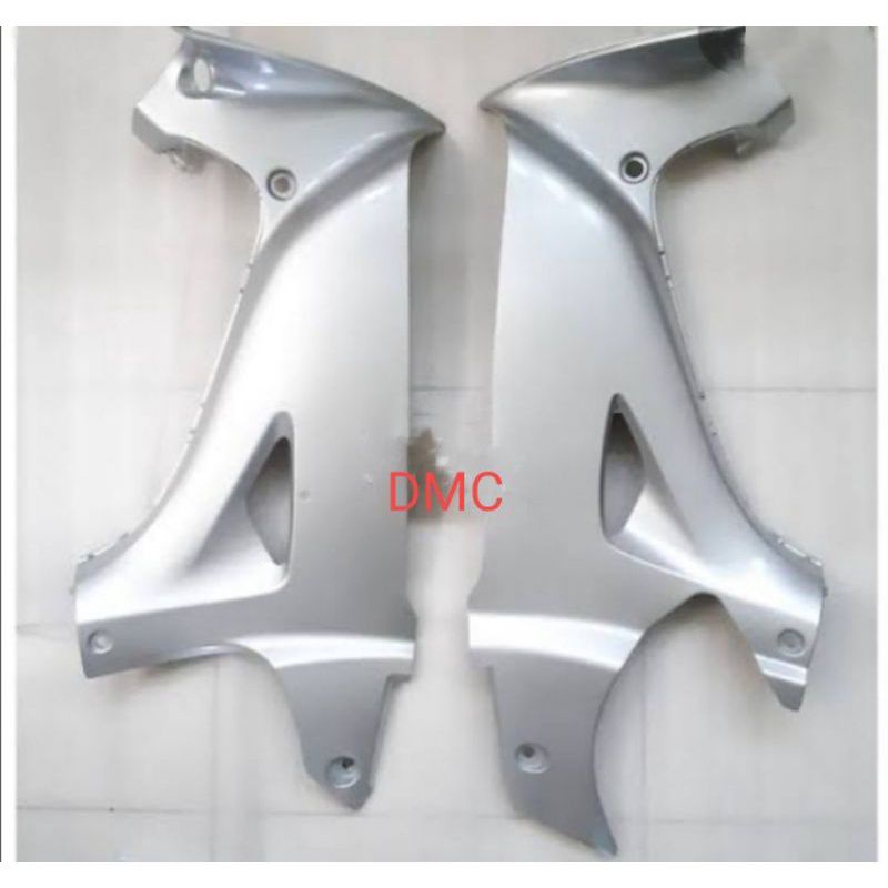 SAYAP DALAM KARISMA X 125 / KARISMA D 125 SILVER