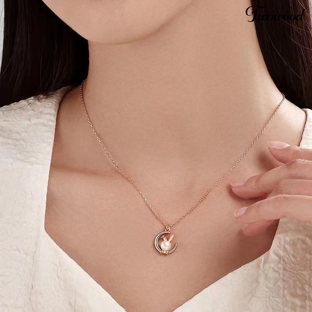 Twowood Wanita Kalung Elegan Dainty Slim Rantai Tinggi Mengkilap Mutiara Imitasi Bulan Kelinci Liontin Kalung Perhiasan Aksesoris