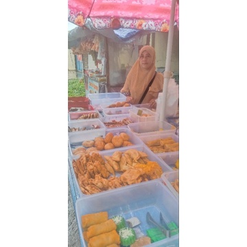 

kue-kue. bakwan, korket, nagasari, dokok-dokok