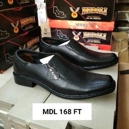 Sepatu pantofel kulit pria kantor,,sepatu kerja formal tampil lebih keren
