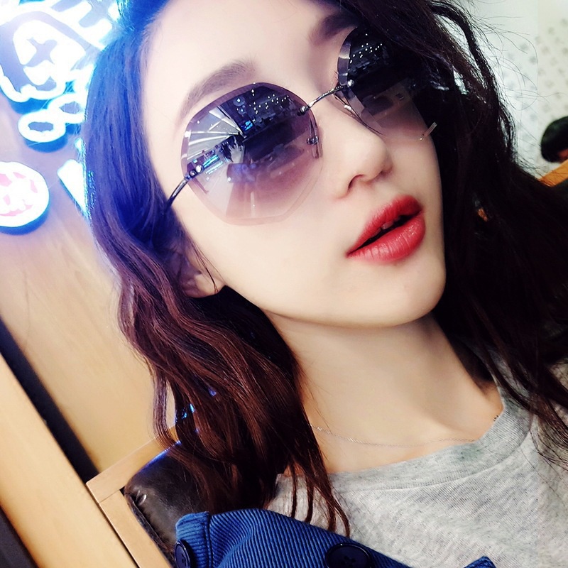 (YUZHU) Korea Fashion Tanpa Bingkai Kacamata Poligonal Wanita Oversized Frame Gradient Sunglasses