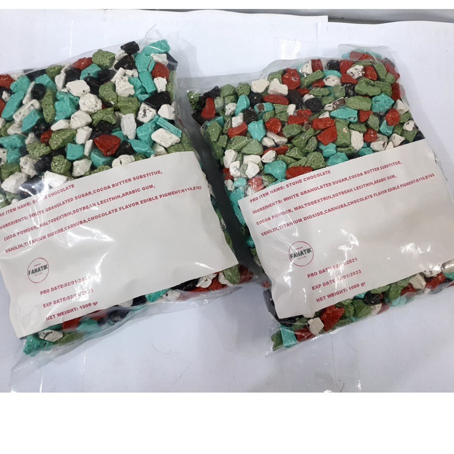 

TERLARIS BRANDS FESTIVAL Coklat krikil/batu oleh2 haji dan umroh 1kg 