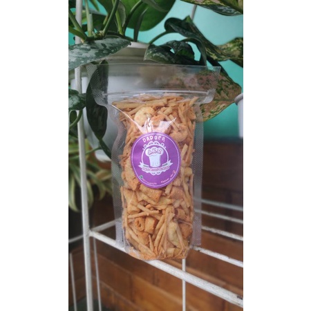 

snack mix (makaroni, lumpia gulung, pangsit goreng)