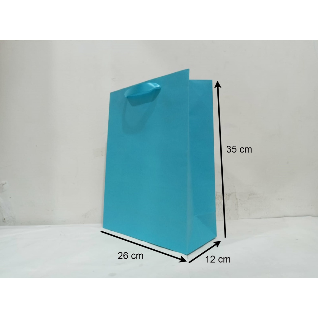 

PaperBag Polos - Buffalo Biru tua - 26 cm x 12 cm x 35 cm