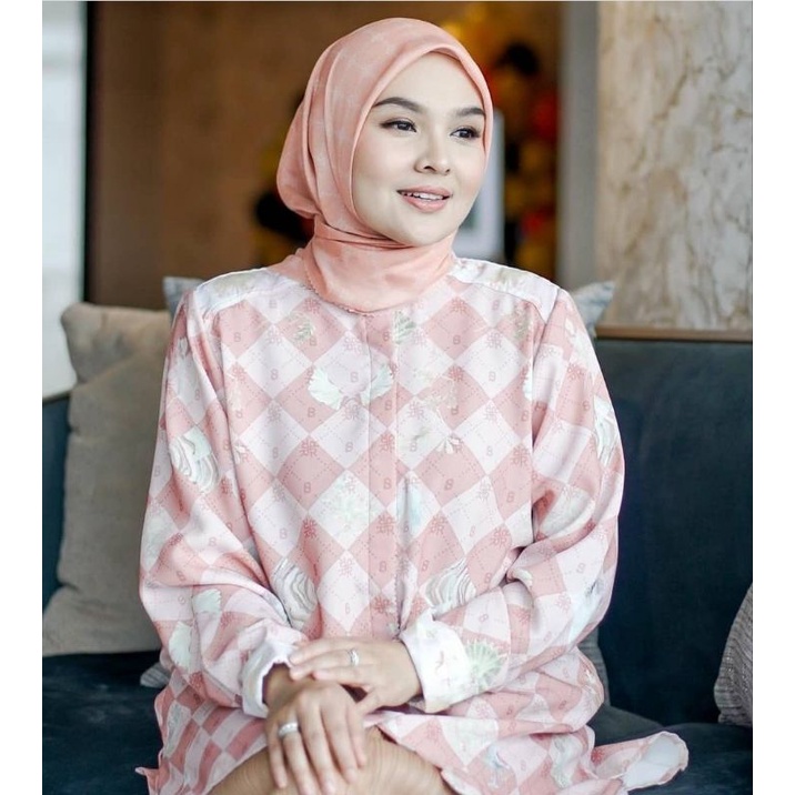 New❣️Daria Top Ria Miranda x Buttonscarves