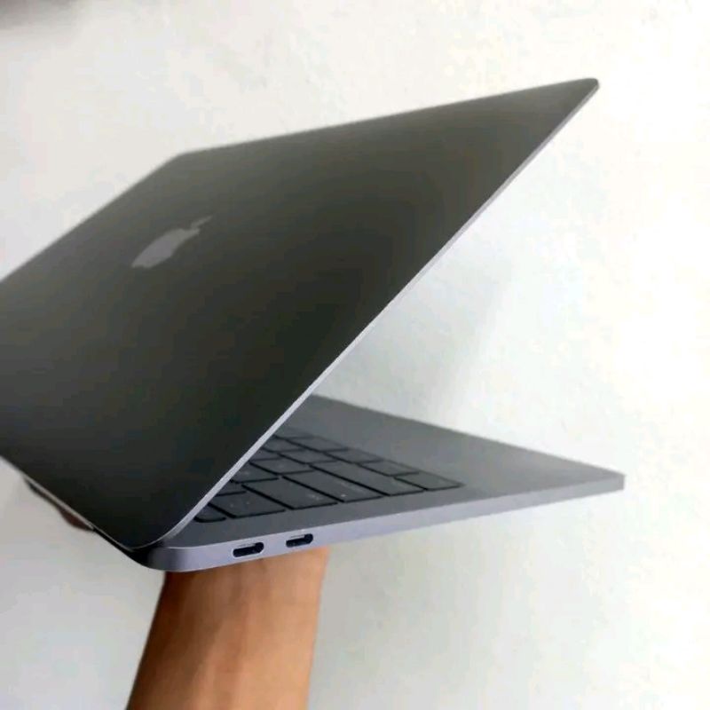 MacBook Pro Retina 2017 Core i5 Dual Core Intel Iris Plus SSD