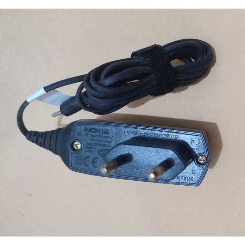 charger Nokia colokan kecil Nokia n70 n73 n90 n92 1200 5070 5500 dll