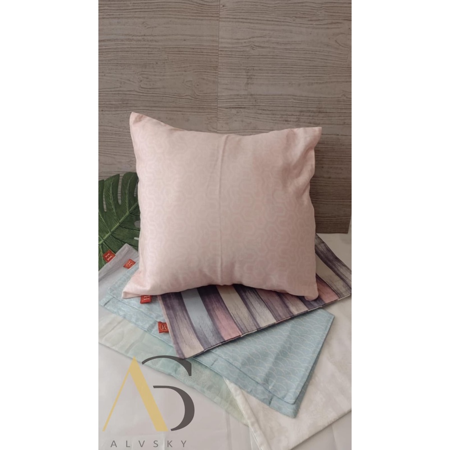 SARUNG BANTAL SOFA KURSI TAMU BAHAN PREMIUM 37 x 37 CM
