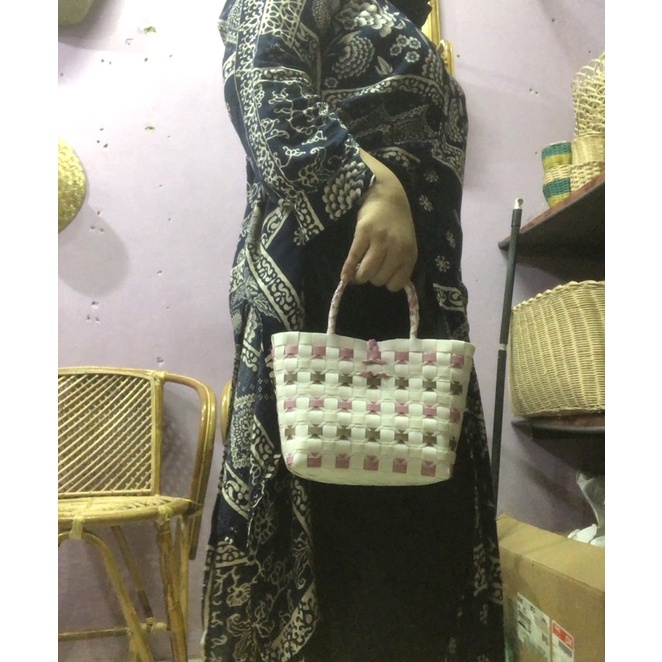 Tas Anyaman Plastik Kecil