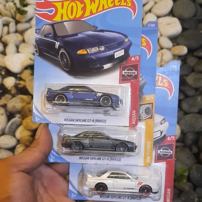 Hot wheels nissan skyline gtr r32 set