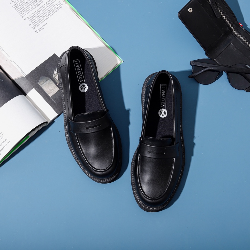 ARCHER BLACK ORIGINAL x LVNATICA Sepatu Loafers Hitam Pria Slip On Formal Casual Kerja Kantor Slop Resmi Kantoran Pesta Wedding Kondangan Nikah Selop Kasual Jalan Santai Hangout Kuliah Modern Penny Loafer Semi Kulit Premium Footwear Keren Terbaru Kekinian