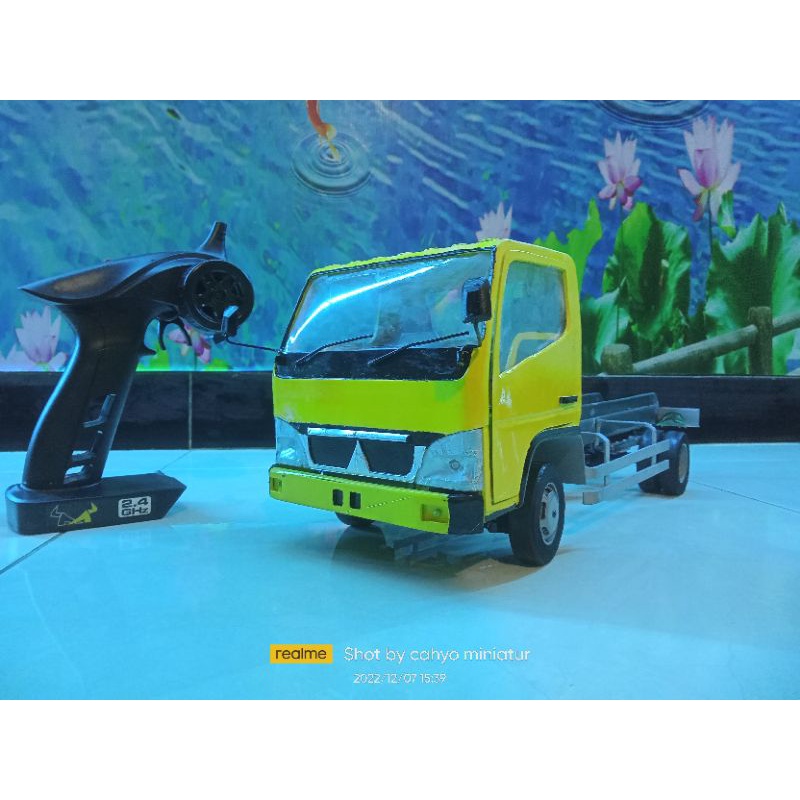 miniatur rc truk canter sakala 1/14