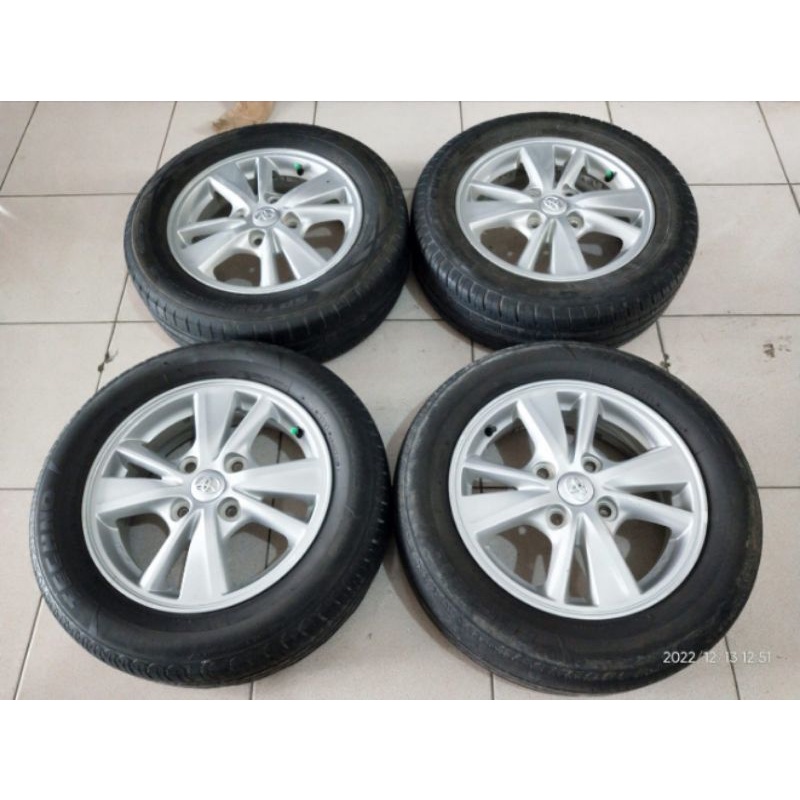 velg Mobil Bekas Ori Copotan avanza Veloz R15 Hole 4x114,3 + Ban 185 65 R15 Murah Cocok Mobil Avanza