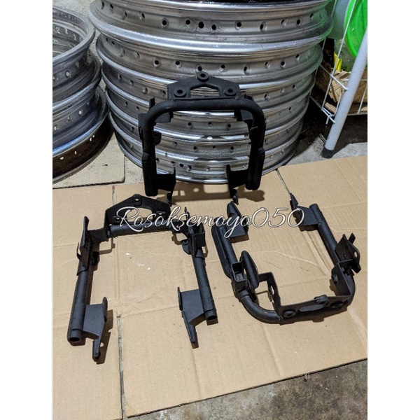 Brecket dudukan pangkon lampu belakang stoplamp Astrea grand bulus original bekas copotan dudukan st