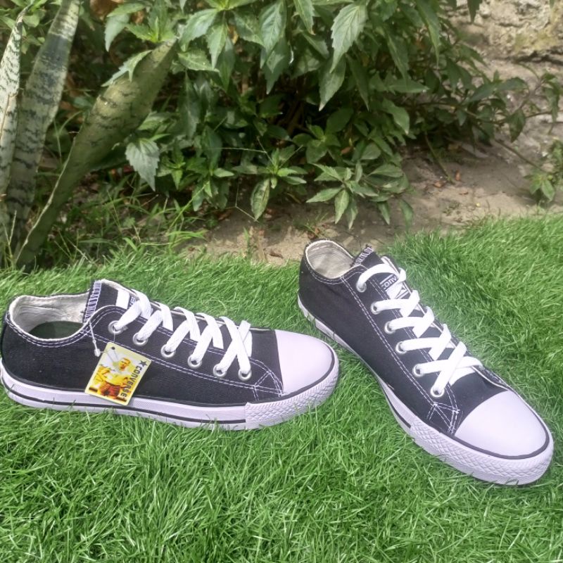 salesepatu sneakers pria wanita full black rendah