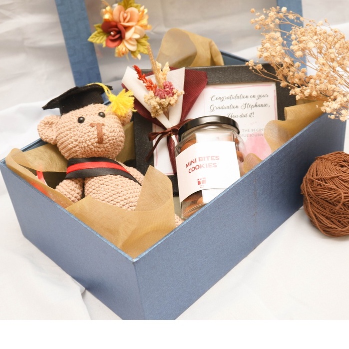

Hampers boneka Beruang dan cookies blue | Hadiah, hampers