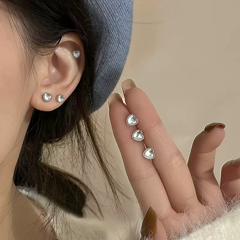 Magic789 Korea Mempesona Biru Moonstone Jantung Anting Sekrup Untuk Wanita Gadis Hypoallergenic Geometris Stud Earring Pakaian Harian Telinga Perhiasan