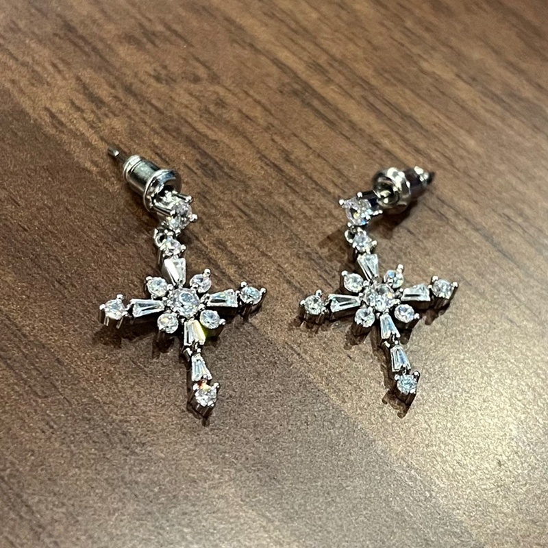 Fancyqube Fancy Cross Menjuntai Anting Dengan Kristal Cubic Zirconia Ear Piercing Aksesoris Untuk Wanita Pertunangan Pernikahan Perhiasan Panas