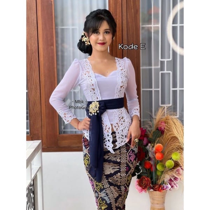 kebaya bordir jadi// kebaya bordir bali// kebaya murah// kebaya terbaru
