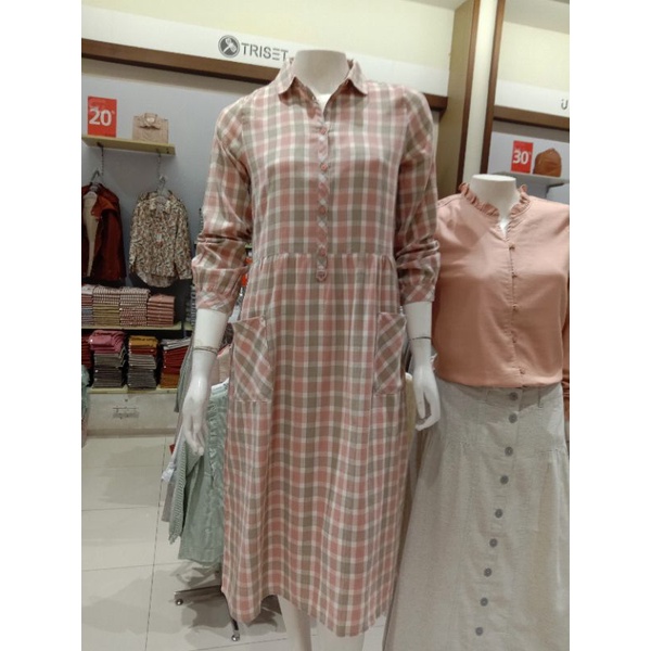 TRISET CASEEY Tunik Dg kombinasi motif kotak untuk kesan feminim chic