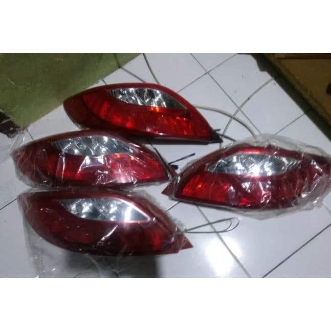 stoplamp mazda 2 lampu belakang mazda 2