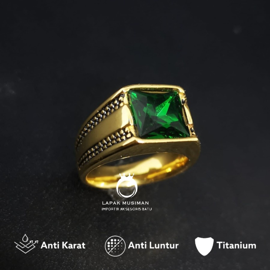 [Bayar Di Tempat] Cincin Pria Titanium Gold Anti Karat Kualitas Super Batu Permata LT01