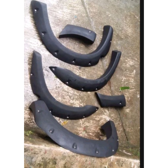 over fender spakboard L200 mega cabin/single