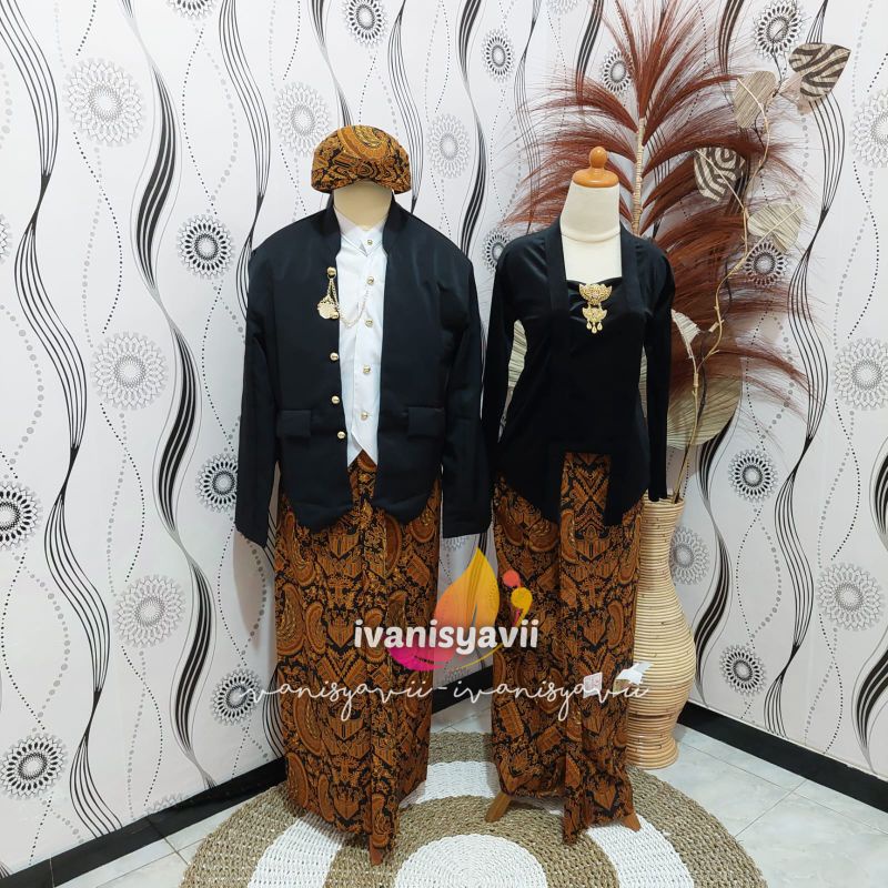 [Couple] Baju Prewedding / Baju Adat Jawa | Gambar Patung - Nuansa Hewes Hitam