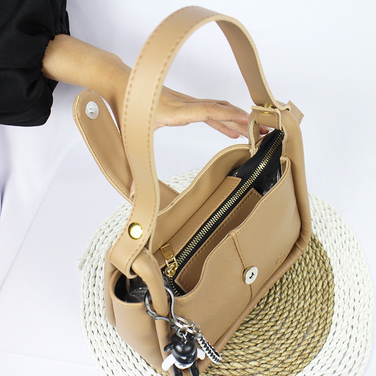 Luna Aura Shoulder bag Wanita Embos Catur Deluna Tas Slempang Bahu Wanita kekinian Tas simple &amp; Mewah Tas ootd