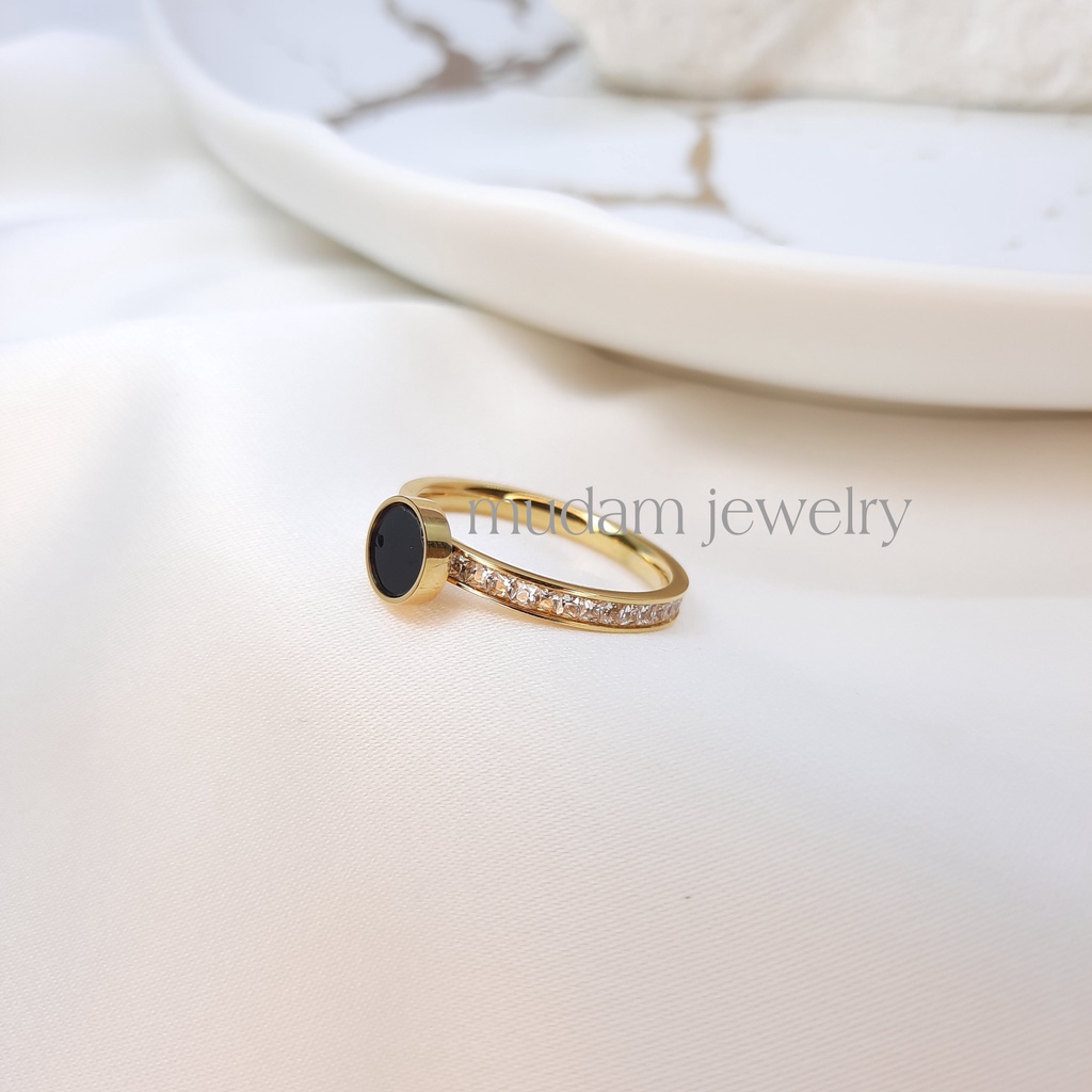 Cincin Bentuk Bulat Vintage Dengan Diamonds Keliling Full