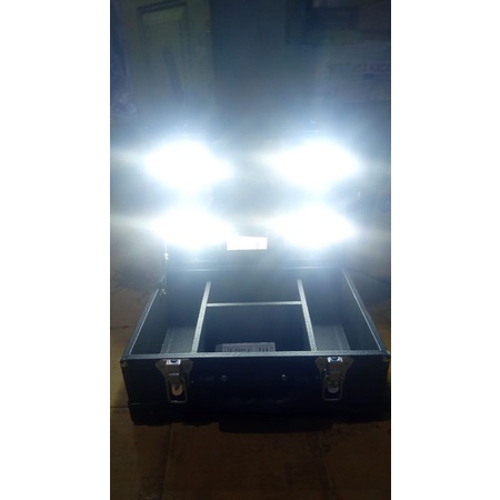 BOK MAKEUP/KOTAKMAKEUP/BEAUTYCASE 4 LAMPU FM TANPA TROLI