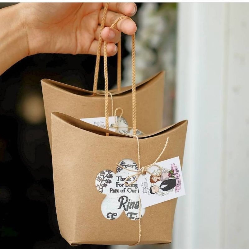 

BOX SOUVENIR FLOWER GOODIE BAG (MIN ORDER 20PCS )