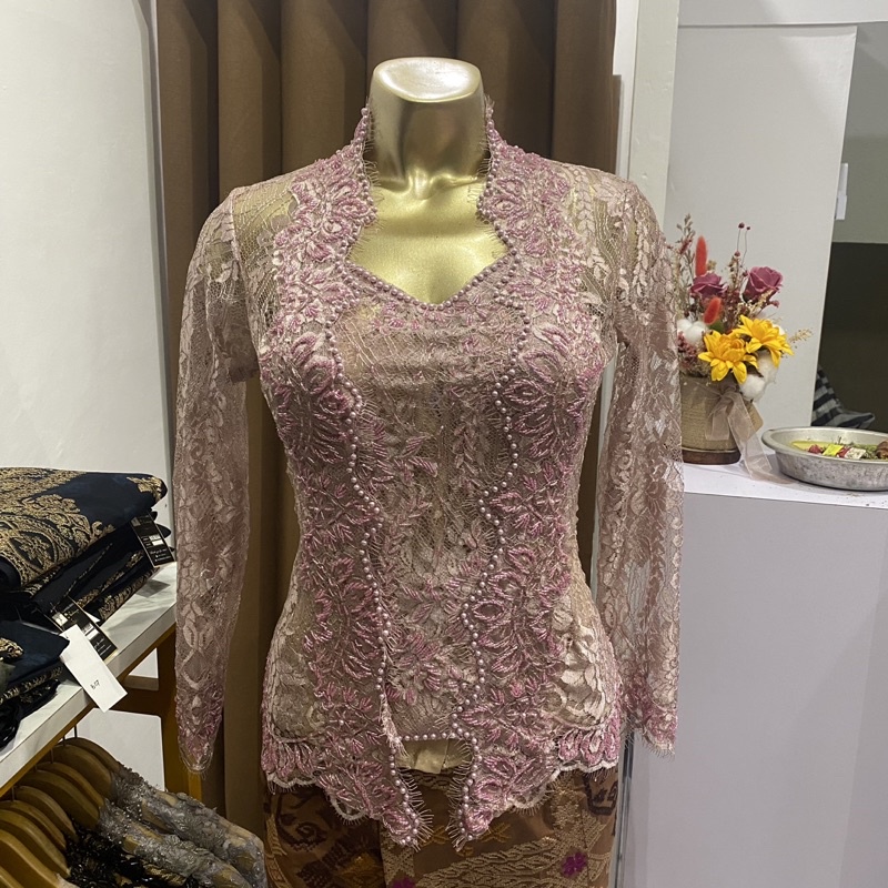 Kebaya Modifikasi | Kebaya Bali | Kebaya Payet | Kebaya Semi Prancis | Kebaya Bali Modern