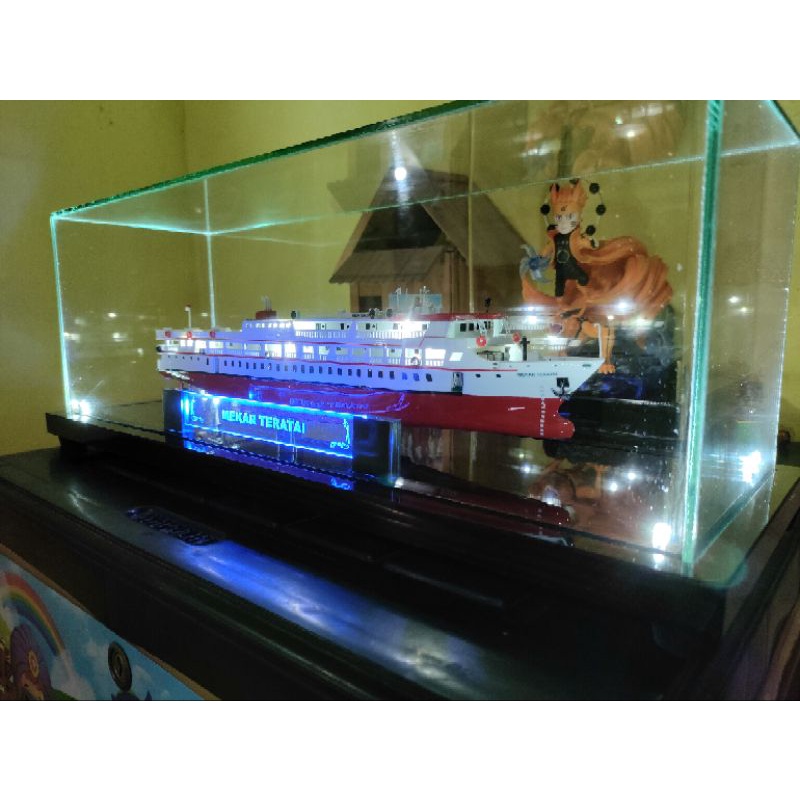 Miniatur Kapal Laut Mekar Teratai / Souvenir Unik Kerajinan