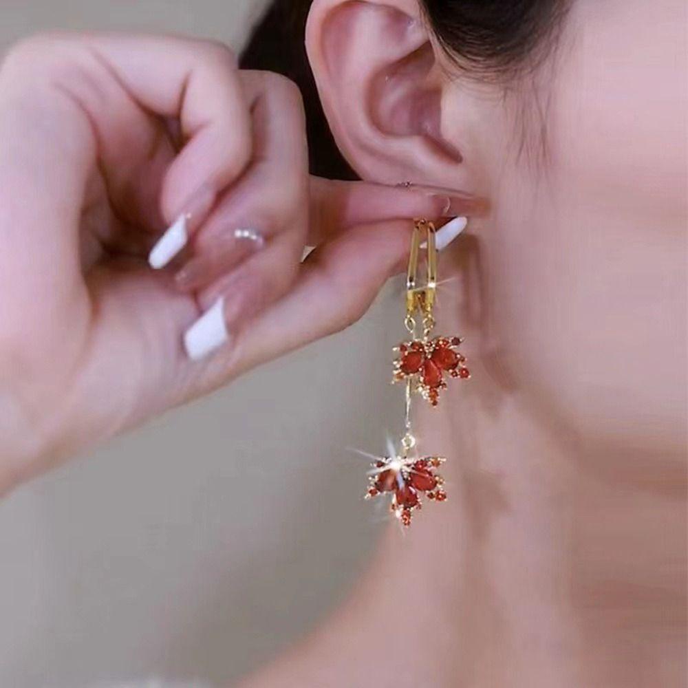 Mxbeauty Wanita Anting Kristal Halus Berkilau Mengkilap Klip Telinga Gadis Ear Drop Fashion Perhiasan Ear Stud Berlian Imitasi Temperamen Gaya Korea Menjuntai Earrings