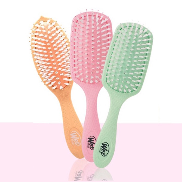 The Wet Brush Go Green Oil Infused Treatment &amp; Shine