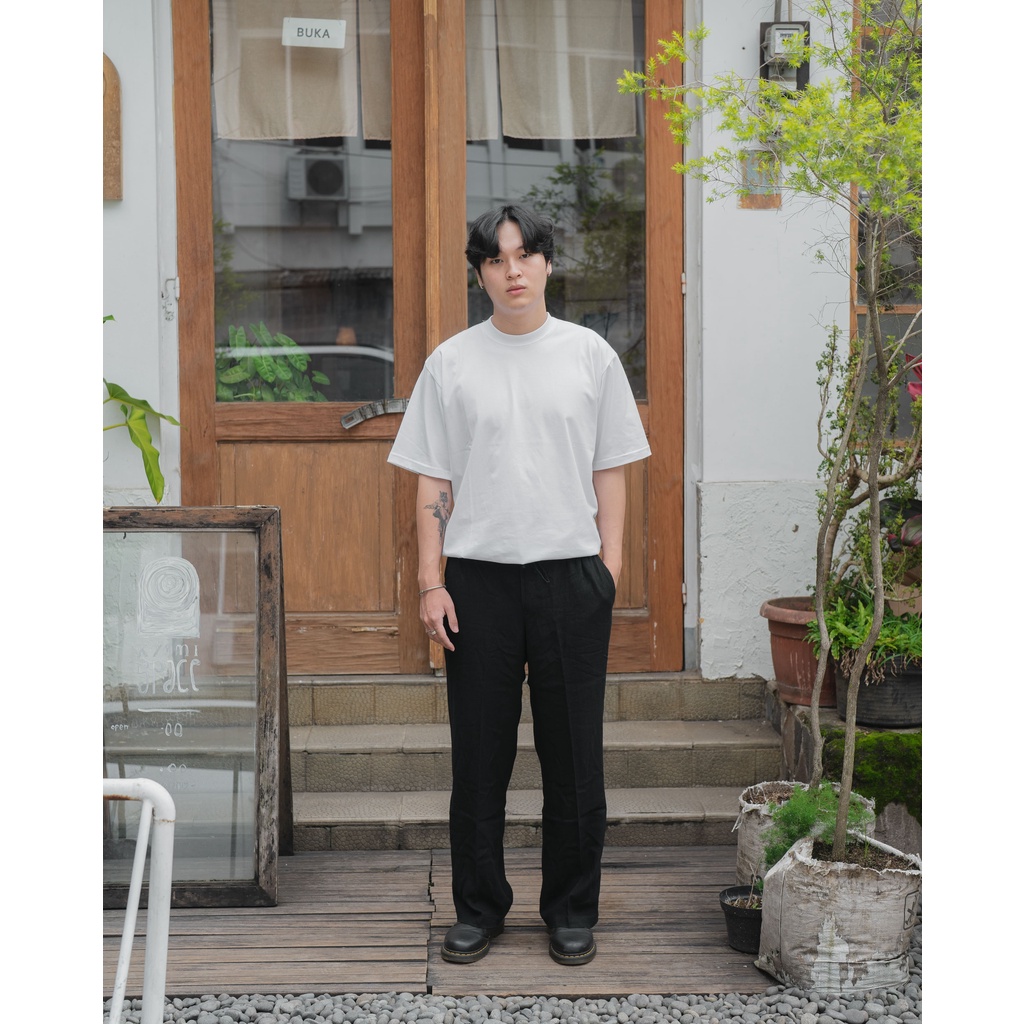 Osaka Oversized Tshirt In White- Kaos Oversize Pria dan WanitaPutih- Blank Apparel