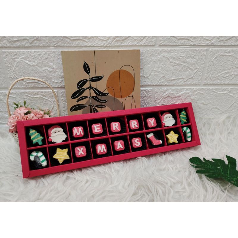 

cokelat praline merry xmas sekat/say with cokelat/isi 18 pcs/hampers