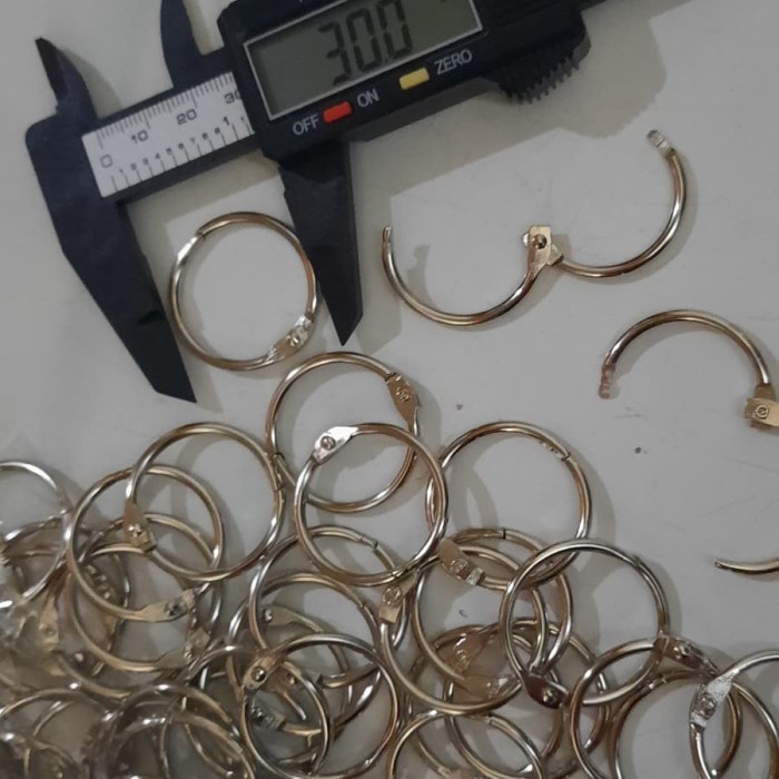 

RING BULAT BUKA TUTUP NIKEL / BINDER / GORDEN 30MM 3CM ECER / GROSIR