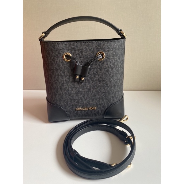Michael kors MK bucket logo black original murah / tas selempang wanita murah / tas shoulder bag wan