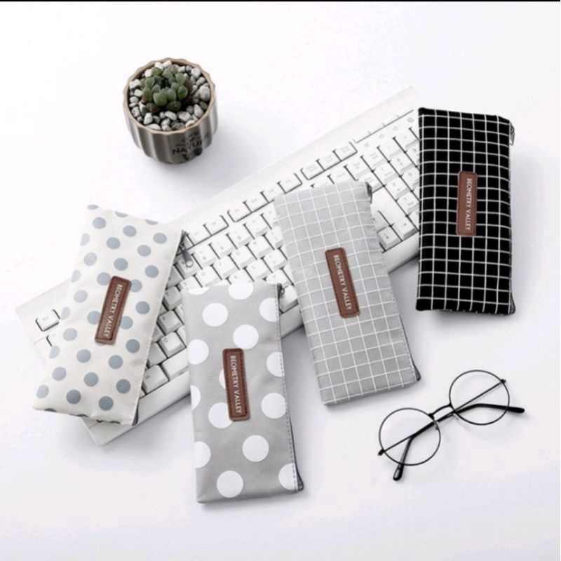 

Arifirn Tempat Pensil Polkadot NK