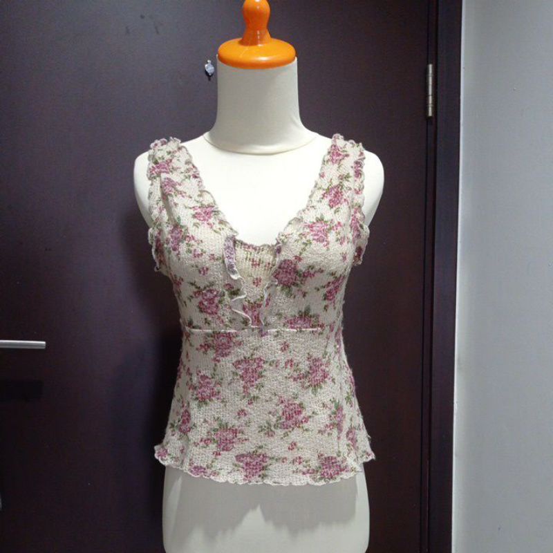 Atasan Crop Rajut Kutung Gemoy Bunga Shabby
