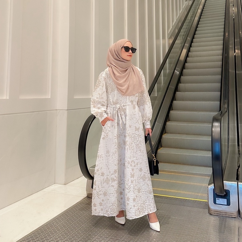 Syafa Dress Putih Wanita Muslim Ala Korea Bahan Crinkle Premium Nyaman Busui Friendly