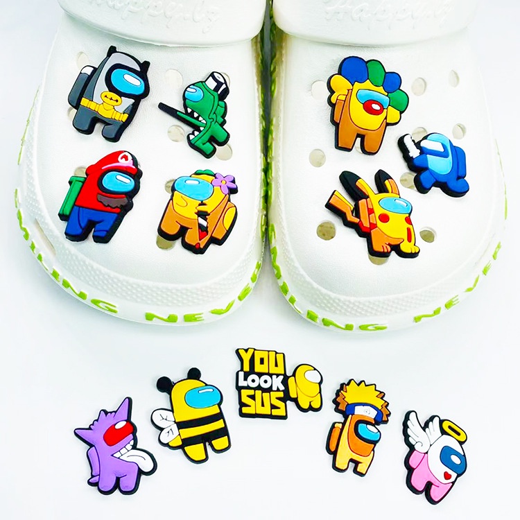 Hot 1pcs Pesona Sepatu Indah Ruang Manusia Serigala Pin Gesper Aceessories Sandal Lucu Sepatu Dekorasi Hadiah Anak