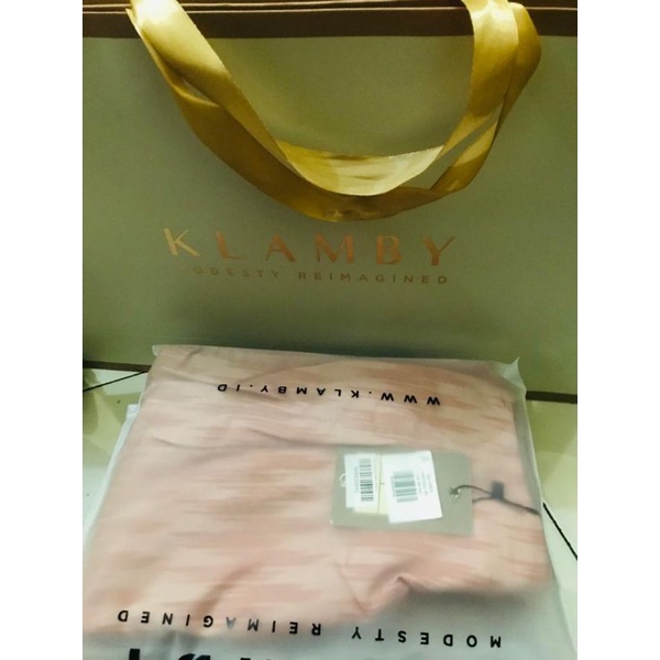 Deli pants color pink shell from klamby ulos series size xs wearing klamby preloved