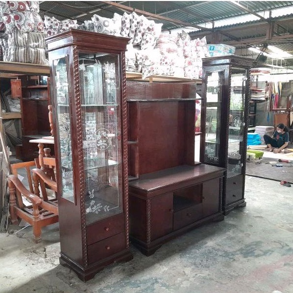 Lemari Hias Kayu Buffet TV Kristal MR
