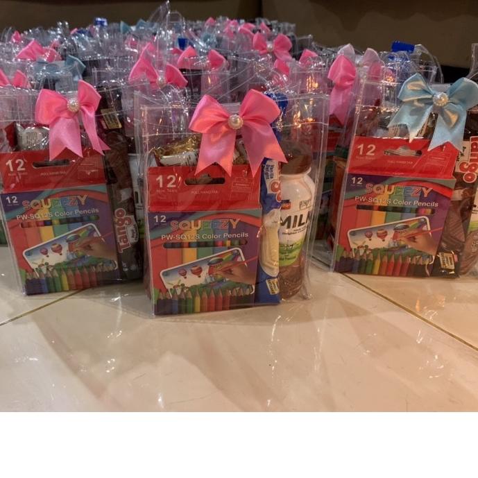 

Pasti Ada Paket Souvenir plus snack ulang tahun/ Goodie bag/Goodiebag ulang tahun/Souvenir ulang tahun,