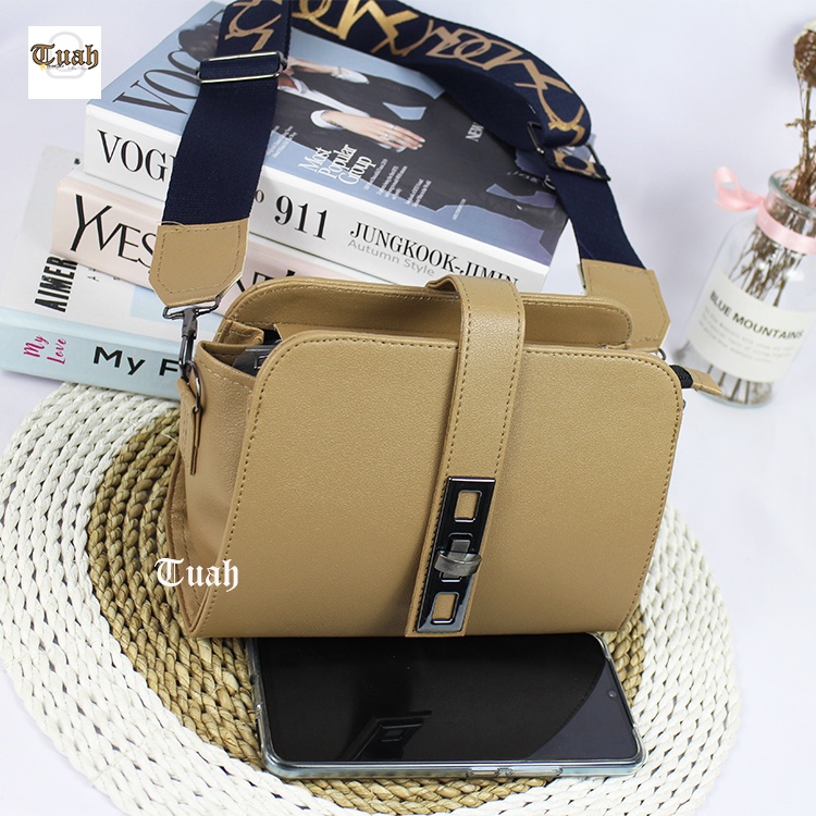TUAH SLIMBAGS ( New / HARGA GROSIR ) / SLingbag Minixo Pouch Kotak Tali Misban Series High quality / HM- 01 / Tas ootd Wanita / Tas Selempang Wanita / Tas Wanita Koreaan Style/ Tas wanita Terbaru kekinian &amp; Terlaris