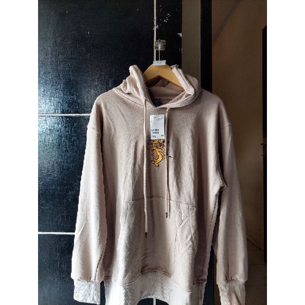 Hoodie hnm h&amp;m Tom And Jerry cream. Hoodie Tom And Jerry h&amp;m sweater pria wanita hoodie pria wanita