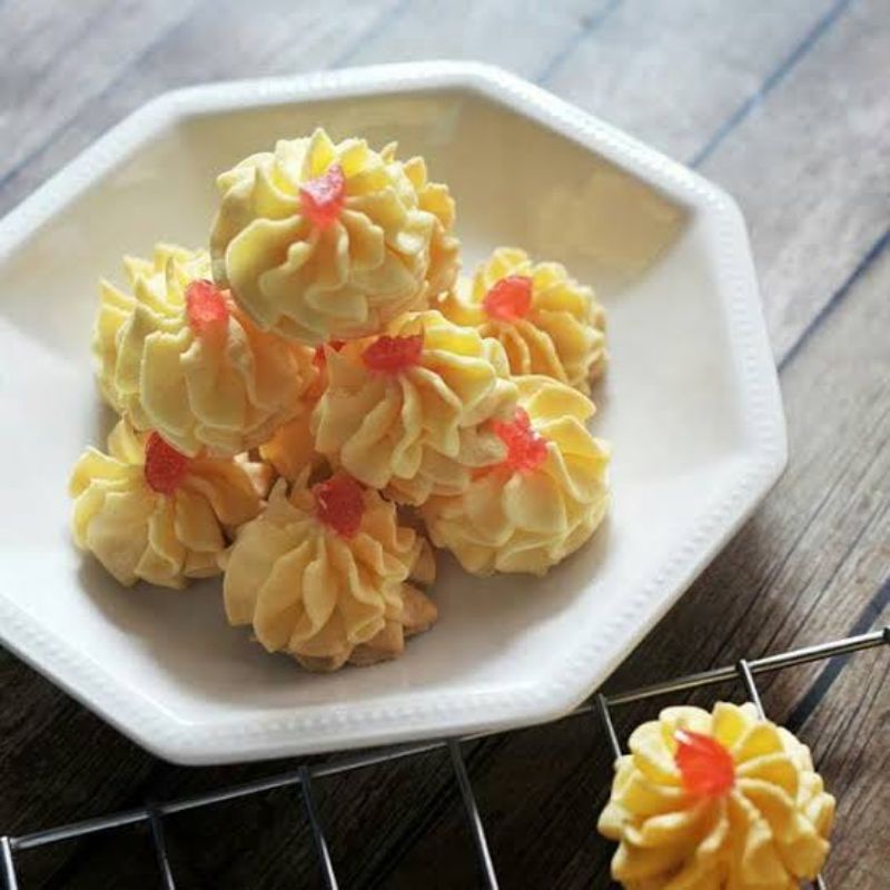 

Kue Semprit Dahlia